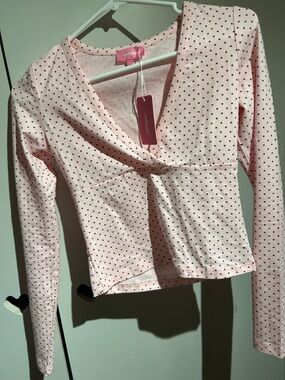 Edikted Kianah Polka Dot V Neck T Shirt